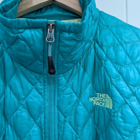 The North Face Women's Teal Thermoball Jacket - Picture 2 of 16